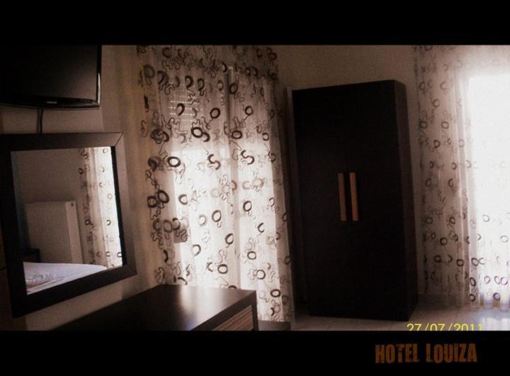 Hotel Louiza Paralia Katerinis Bagian luar foto