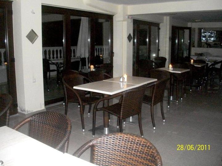 Hotel Louiza Paralia Katerinis Bagian luar foto