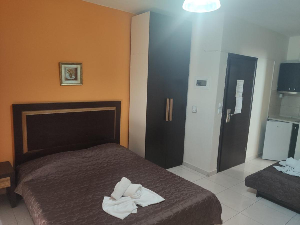 Hotel Louiza Paralia Katerinis Bagian luar foto